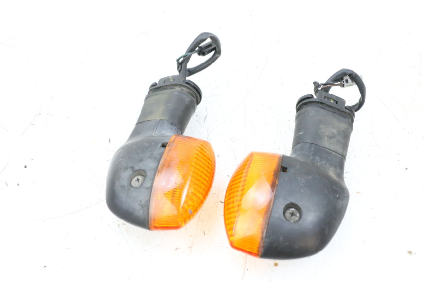 photo de REAR TURN SIGNAL YAMAHA TDM ABS 900 (2002 - 2014) - Alternative perspective