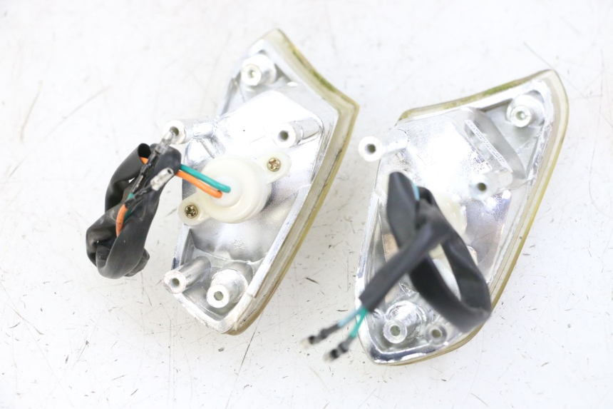 photo de FRONT TURN SIGNAL KYMCO AGILITY 4T 50 (2018 - 2022) - Alternative perspective