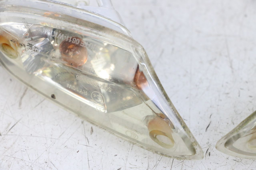 photo de FRONT TURN SIGNAL KYMCO AGILITY 4T 50 (2018 - 2022) - Fixing points details