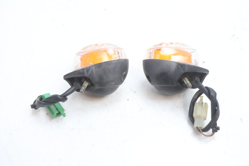 photo de FRONT TURN SIGNAL MBK BOOSTER SPIRIT 50 (2004 - 2017) - Alternative perspective