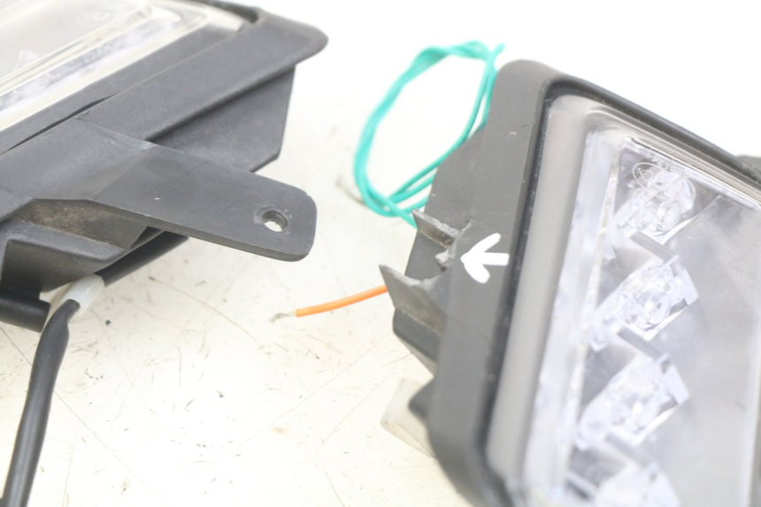 photo de FRONT TURN SIGNAL ORCAL CAVARO 4T 50 (2019 - 2023) - Product overview