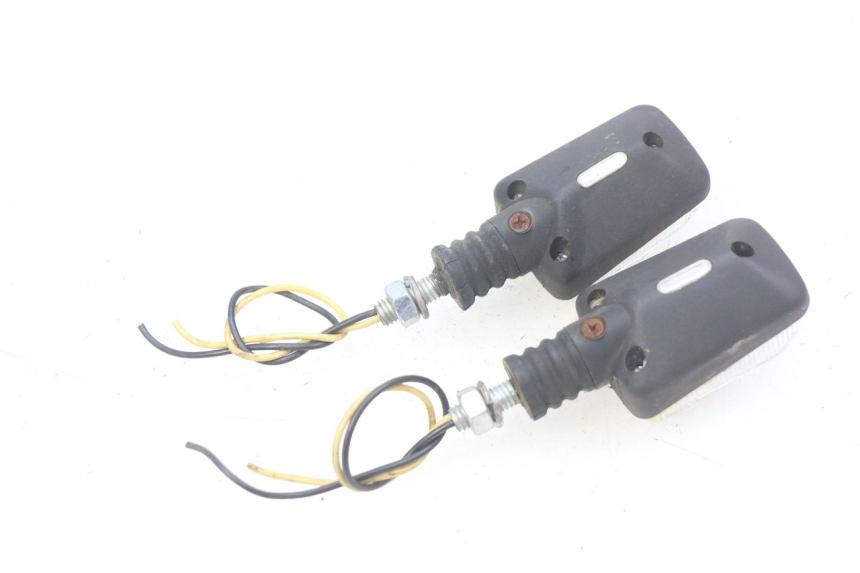 photo de FRONT TURN SIGNAL HONDA CB 500 (1997 - 2003) - Component detail
