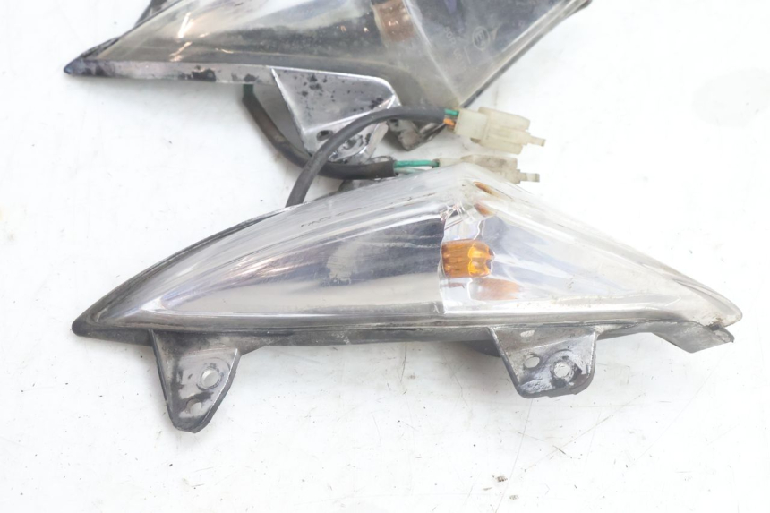 photo de FRONT TURN SIGNAL PEUGEOT CITYSTAR 125 (2011 - 2017) - Fixing points details