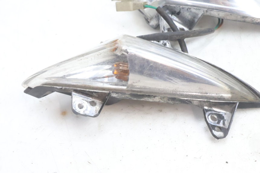 photo de FRONT TURN SIGNAL PEUGEOT CITYSTAR 125 (2011 - 2017) - Surface and material condition
