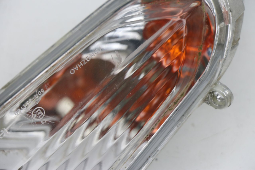 photo de FRONT RIGHT TURN SIGNAL KYMCO AGILITY CITY 50 (2008 - 2016) - Zoom on usage condition