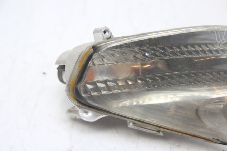 photo de RIGHT FRONT TURN SIGNAL APRILIA ATLANTIC 500 (2002 - 2003) - Alternative perspective