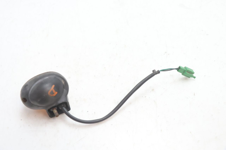 photo de RIGHT FRONT TURN SIGNAL MBK BOOSTER SPIRIT 50 (2004 - 2017) - Alternative perspective