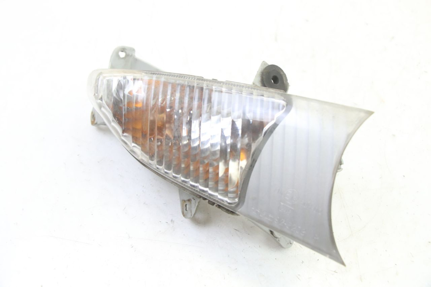 photo de RIGHT FRONT TURN SIGNAL SUZUKI BURGMAN 125 (2007 - 2014) - Component detail
