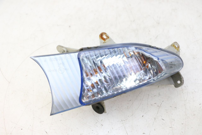 photo de RIGHT FRONT TURN SIGNAL SUZUKI BURGMAN 125 (2007 - 2014) - Surface and material condition