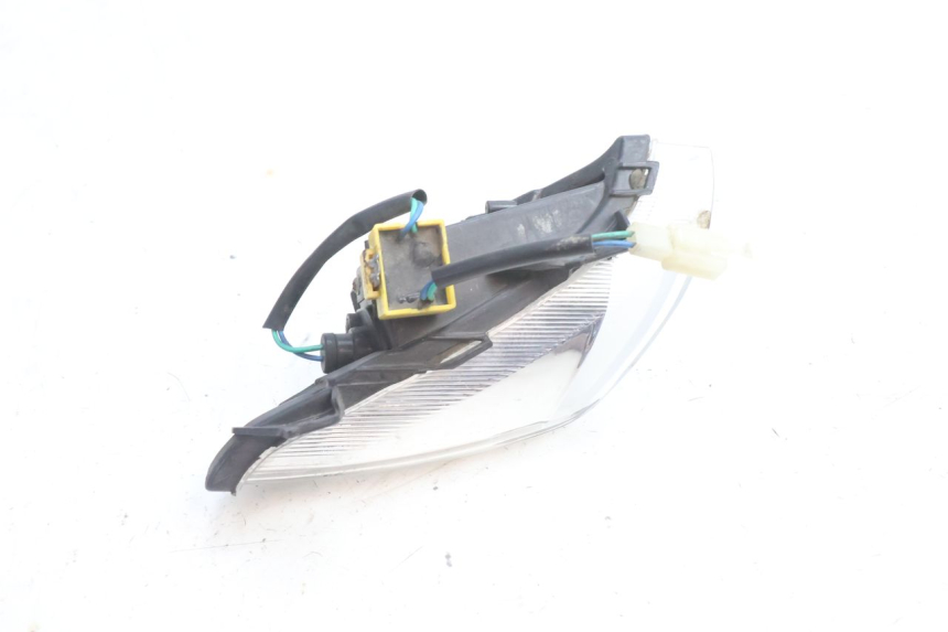 photo de FRONT RIGHT TURN SIGNAL PEUGEOT CITYSTAR 2T 50 (2018 - 2021) - Fixing points details
