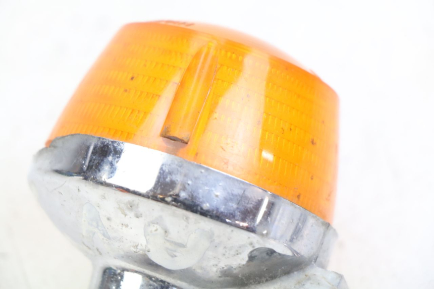 photo de RIGHT FRONT TURN SIGNAL HONDA CM 125 (1983 - 2003) - Zoom on usage condition