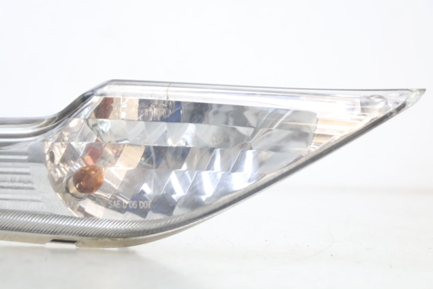 photo de RIGHT FRONT TURN SIGNAL KYMCO DINK 4T 50 (2007 - 2018) - Zoom on usage condition