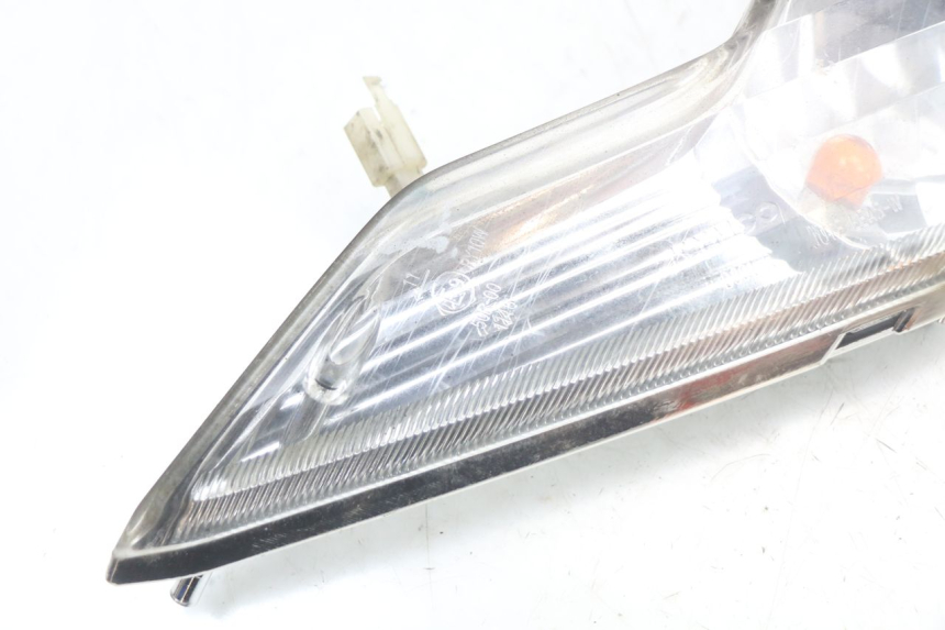 photo de RIGHT FRONT TURN SIGNAL KYMCO DINK 4T 50 (2007 - 2018) - Technical close-up