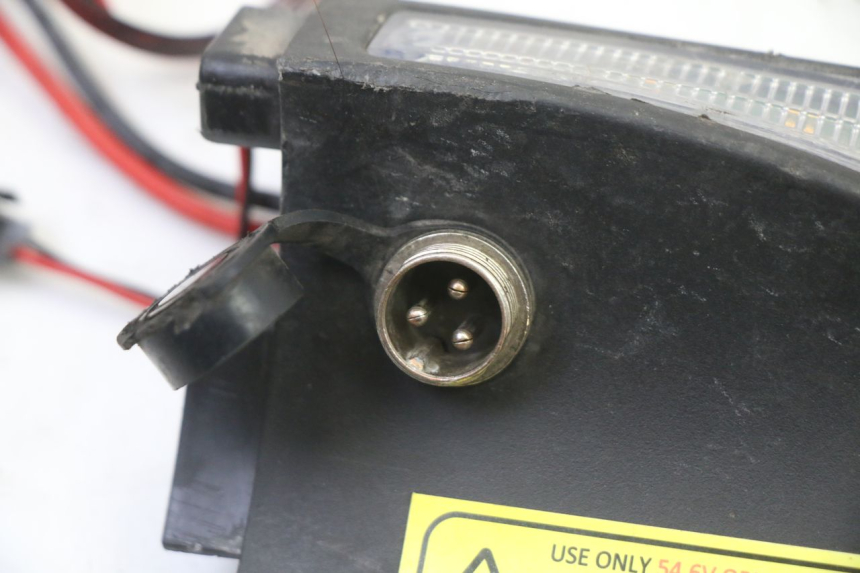 photo de FRONT RIGHT TURN SIGNAL URBANGLIDE E-CROSS PRO 1 - Zoom on usage condition