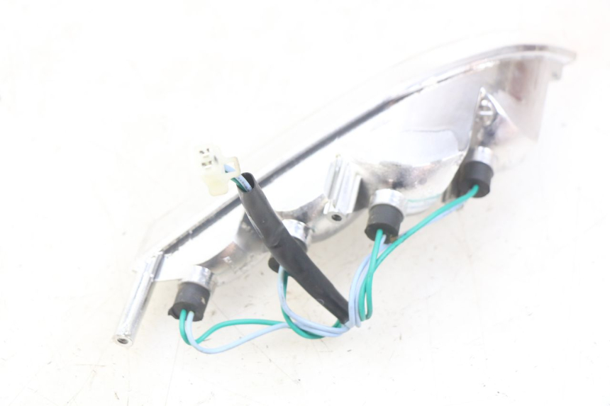 photo de RIGHT FRONT TURN SIGNAL PEUGEOT E-VIVACITY 1 (2012 - 2018) - Alternative perspective