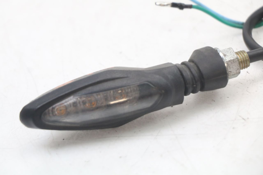 photo de FRONT RIGHT TURN SIGNAL EBROH BRAVO GLE 1 (2020 - 2024) - Zoom on usage condition