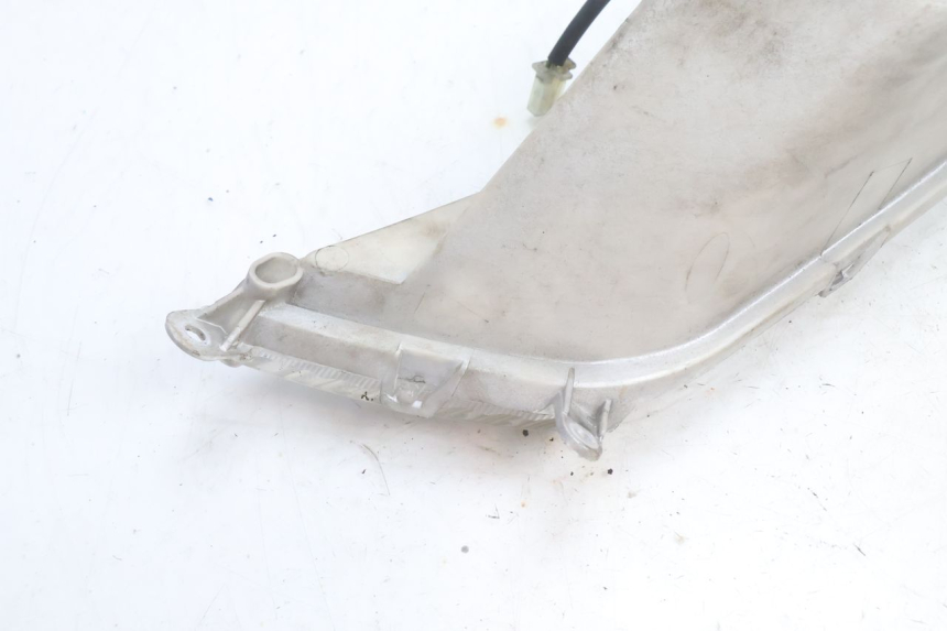photo de FRONT RIGHT TURN SIGNAL HONDA FES PANTHEON 125 (2003 - 2007) - Technical close-up