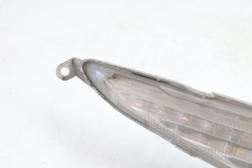 photo de FRONT RIGHT TURN SIGNAL HONDA FES PANTHEON 125 (2003 - 2007) - Fixing points details