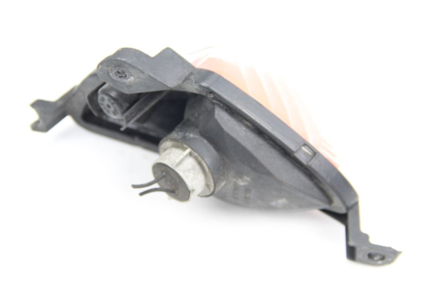 photo de RIGHT FRONT TURN SIGNAL YAMAHA FJR ABS 1300 (2006 - 2012) - Zoom on usage condition