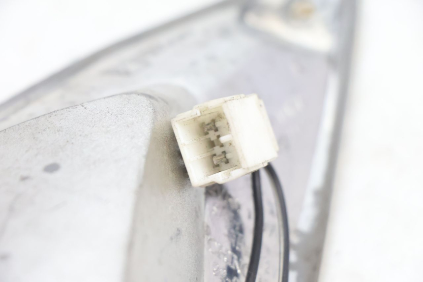 photo de RIGHT FRONT TURN SIGNAL PIAGGIO FLY 2T 50 (2004 - 2017) - Surface and material condition