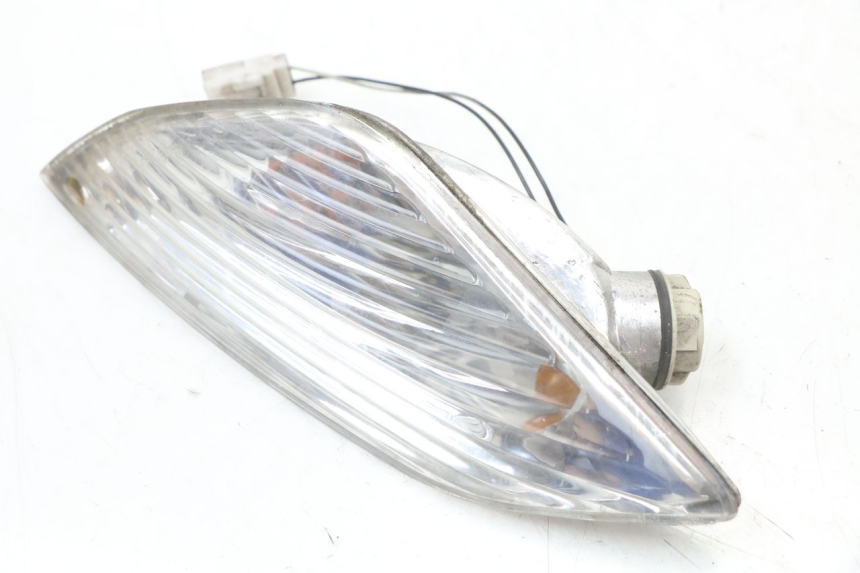 photo de FRONT RIGHT TURN SIGNAL PIAGGIO FLY 4T 50 (2004 - 2010) - Zoom on usage condition