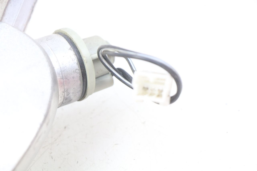 photo de FRONT RIGHT TURN SIGNAL PIAGGIO FLY 100 (2006 - 2010) - Component detail