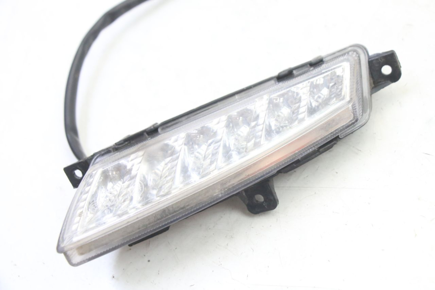 photo de FRONT RIGHT TURN SIGNAL VENESI FLY RETRO 4T 50 (2020 - 2025) - Component detail