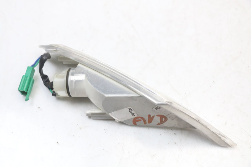 photo de FRONT RIGHT TURN SIGNAL PEUGEOT GEOPOLIS RS 125 (2007 - 2009) - Zoom on usage condition