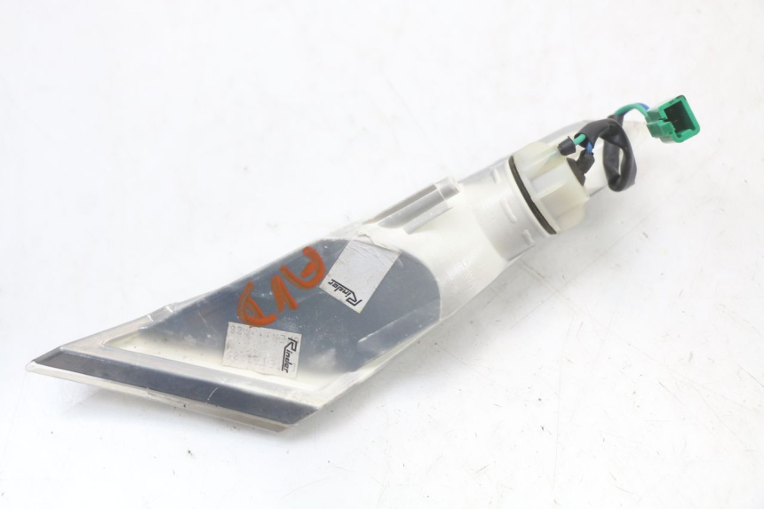 photo de FRONT RIGHT TURN SIGNAL PEUGEOT GEOPOLIS RS 125 (2007 - 2009) - Alternative perspective