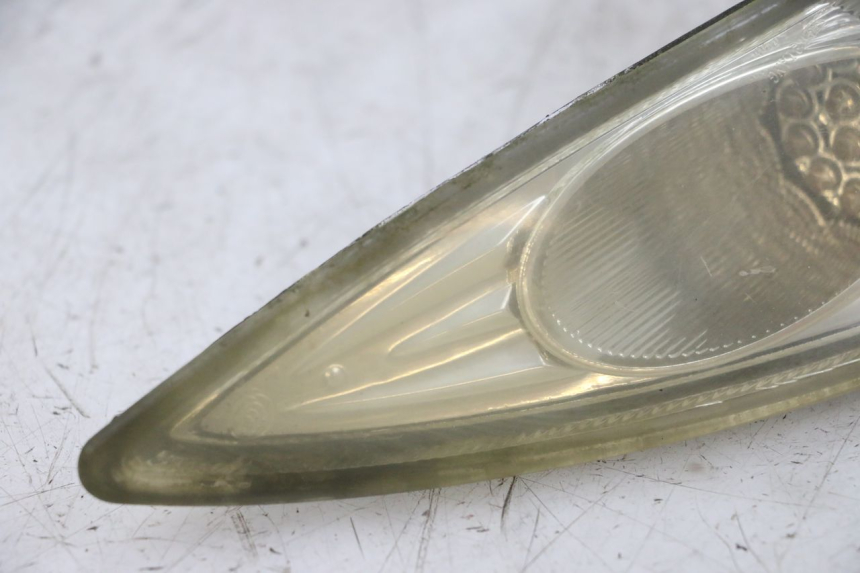 photo de FRONT RIGHT TURN SIGNAL GOES WIKI 125 (2010 - 2015) - Zoom on usage condition