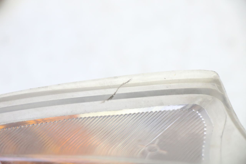 photo de FRONT RIGHT TURN SIGNAL KYMCO GRAND DINK 125 (2002 - 2007) - Zoom on usage condition