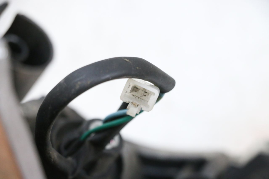 photo de FRONT RIGHT TURN SIGNAL JM MOTORS GTS 125 (2015 - 2019) - Alternative perspective