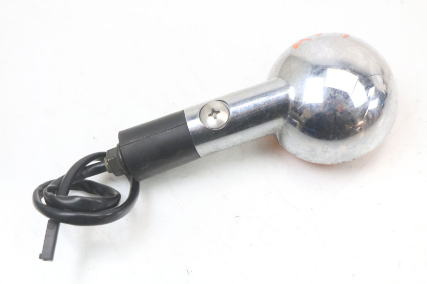 photo de FRONT RIGHT TURN SIGNAL SUZUKI GZ MARAUDER 125 (1998 - 2004) - Alternative perspective