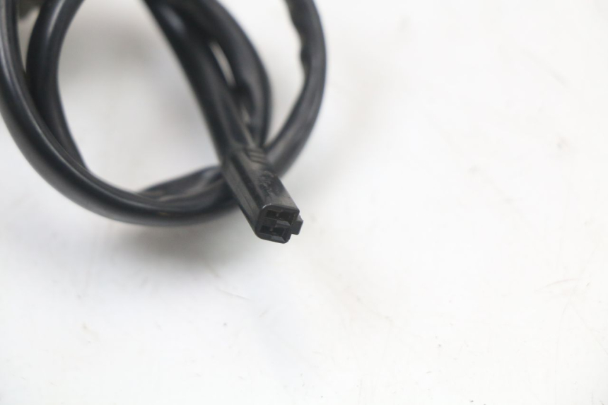 photo de FRONT RIGHT TURN SIGNAL SUZUKI GZ MARAUDER 125 (1998 - 2004) - Product overview