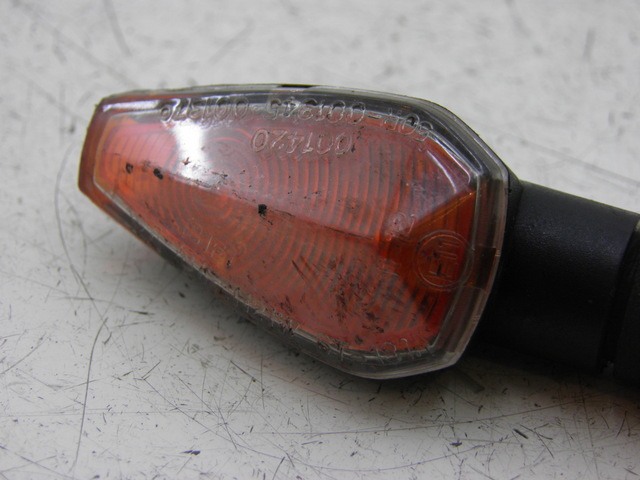 photo de FRONT RIGHT TURN SIGNAL HONDA CB 500 (1997 - 2003) - Component detail