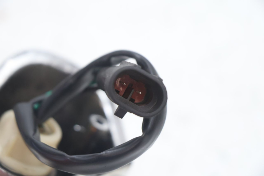 photo de FRONT RIGHT TURN SIGNAL RIDE KALLIO 50 (2010 - 2019) - Fixing points details