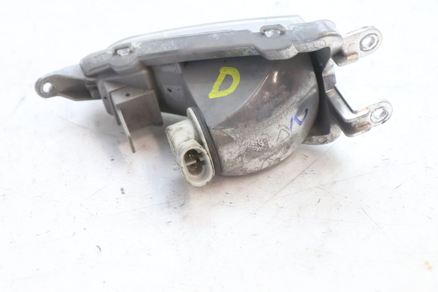 photo de FRONT RIGHT TURN SIGNAL PIAGGIO LIBERTY IGET 4T 50 (2021 - 2025) - Surface and material condition