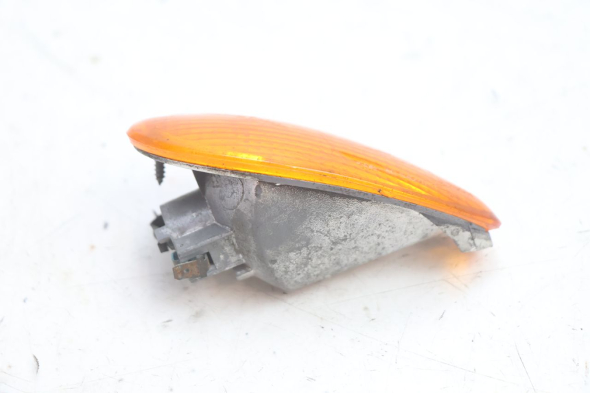 photo de FRONT RIGHT TURN SIGNAL PIAGGIO LIBERTY 50 (1998 - 2003) - Zoom on usage condition