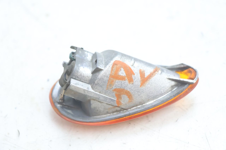 photo de FRONT RIGHT TURN SIGNAL PIAGGIO LIBERTY 50 (1998 - 2003) - Alternative perspective