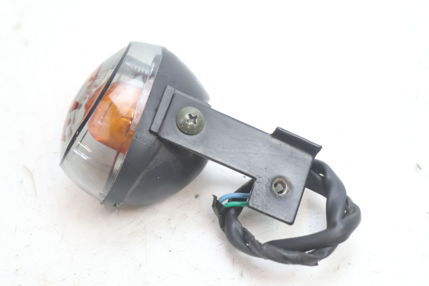 photo de FRONT RIGHT TURN SIGNAL LONGJIA LJ50QT 8M 2T 50 (2010 - 2017) - Zoom on usage condition