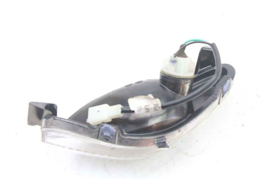 photo de FRONT RIGHT TURN SIGNAL MBK OVETTO ONE 2T 50 (2013 - 2017) - Alternative perspective