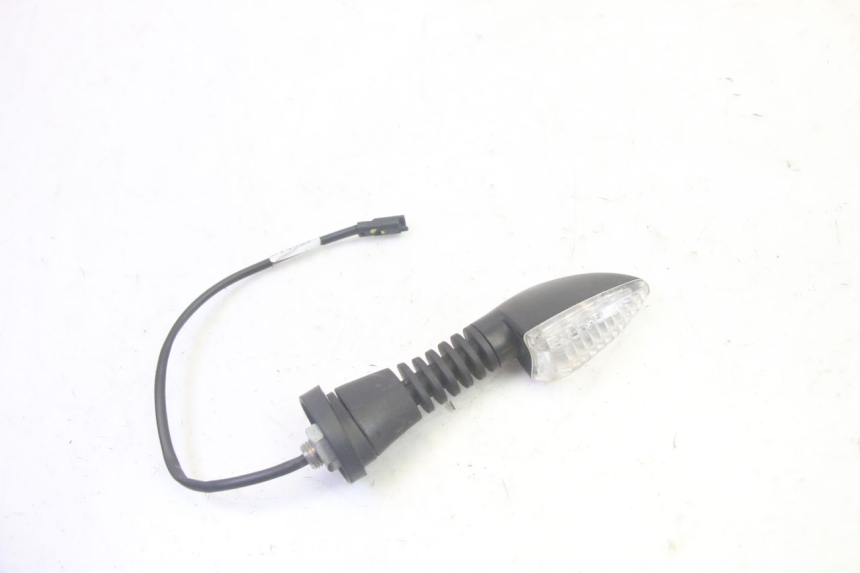 photo de FRONT RIGHT TURN SIGNAL PIAGGIO MP3 HPE 350 (2018 - 2020) - Main view