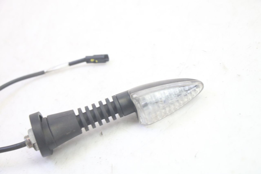photo de FRONT RIGHT TURN SIGNAL PIAGGIO MP3 HPE 350 (2018 - 2020) - Component detail