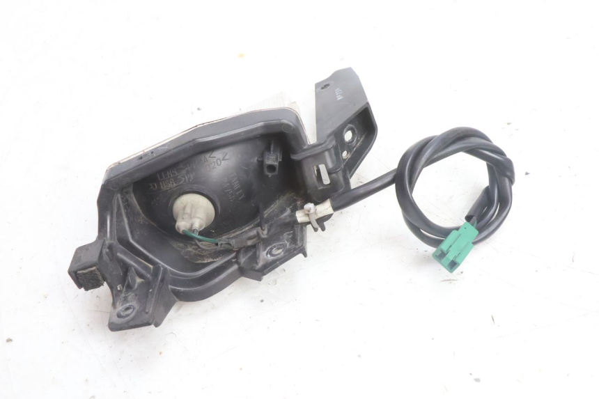 photo de FRONT RIGHT TURN SIGNAL YAMAHA N-MAX NMAX 125 (2021 - 2024) - Technical close-up
