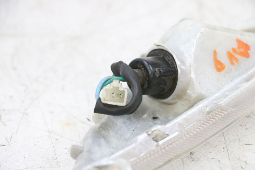 photo de RIGHT FRONT TURN SIGNAL SYM ORBIT 2 4T 50 (2008 - 2017) - Zoom on usage condition