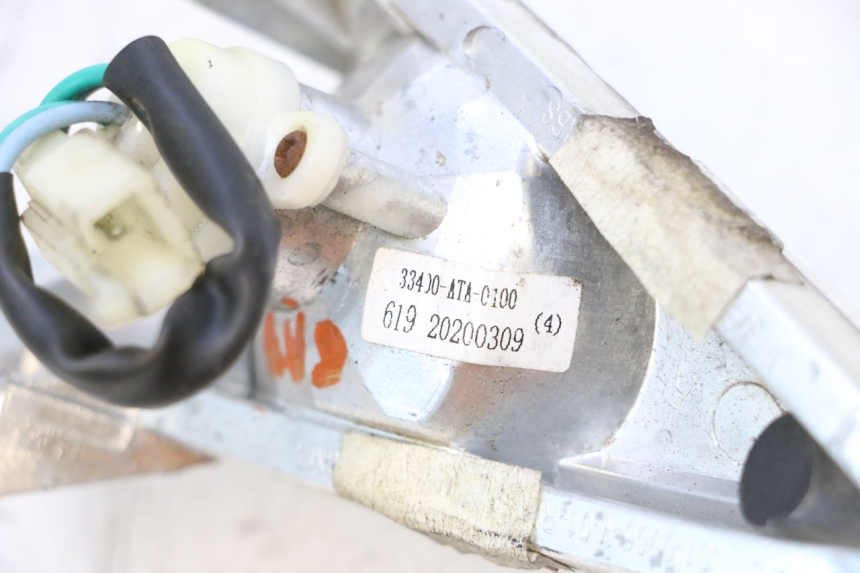photo de RIGHT FRONT TURN SIGNAL SYM ORBIT III 3 4T 50 (2018 - 2021) - Zoom on usage condition