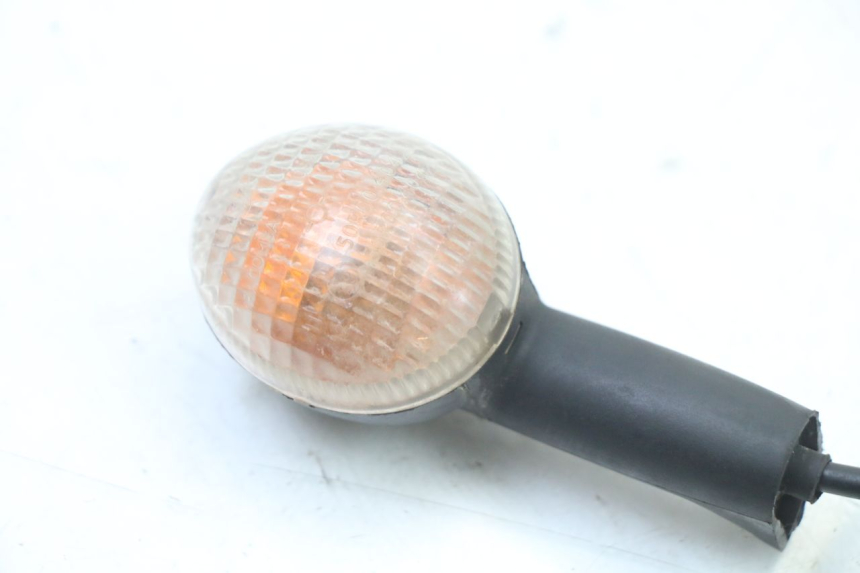 photo de FRONT RIGHT TURN SIGNAL PEUGEOT TKR TREKKER FURIOUS 50 (2005 - 2014) - Zoom on usage condition