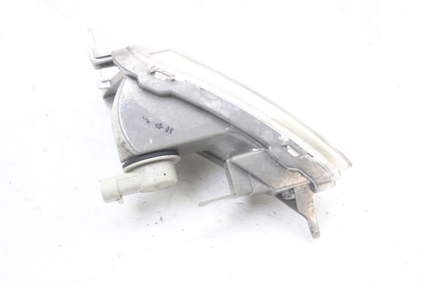 photo de FRONT RIGHT TURN SIGNAL PIAGGIO LIBERTY IGET 4T 50 (2021 - 2025) - Technical close-up