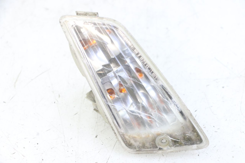 photo de FRONT RIGHT TURN SIGNAL PIAGGIO VESPA GRANTURISMO 200 (2004 - 2005) - Main view