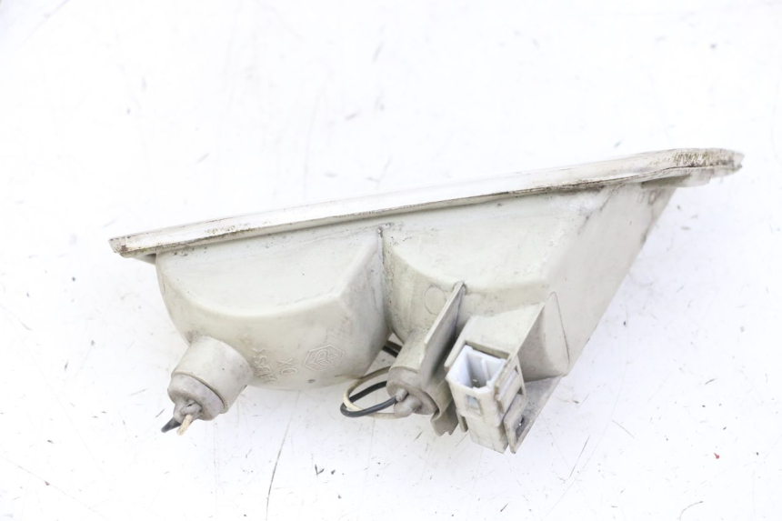 photo de FRONT RIGHT TURN SIGNAL PIAGGIO VESPA GRANTURISMO 200 (2004 - 2005) - Technical close-up